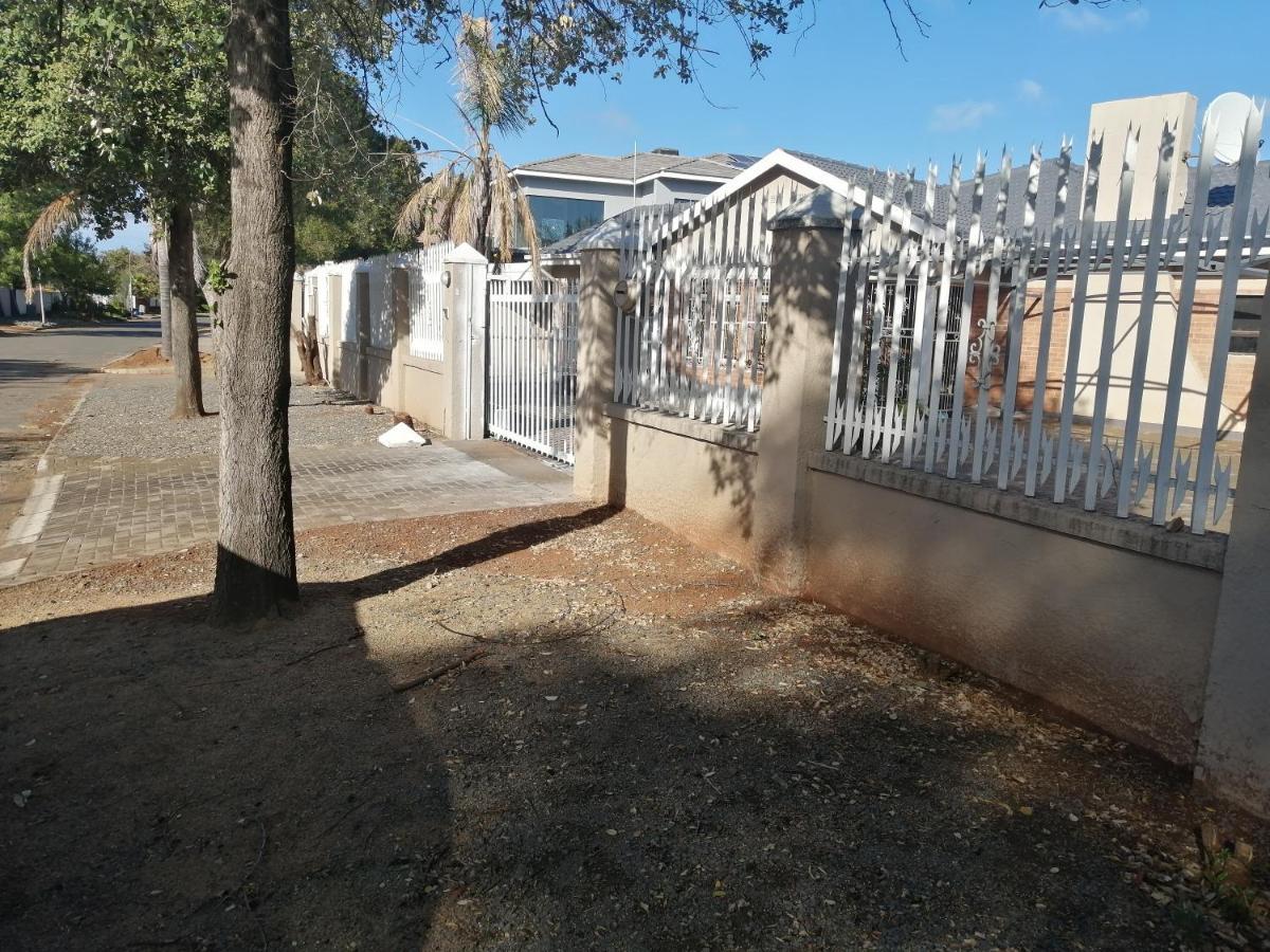 Midway Overnight Rooms Kimberley Exterior foto